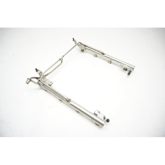 2004-2008 Audi S4 - 4.2L V8 Fuel Injector Rail 079133681J